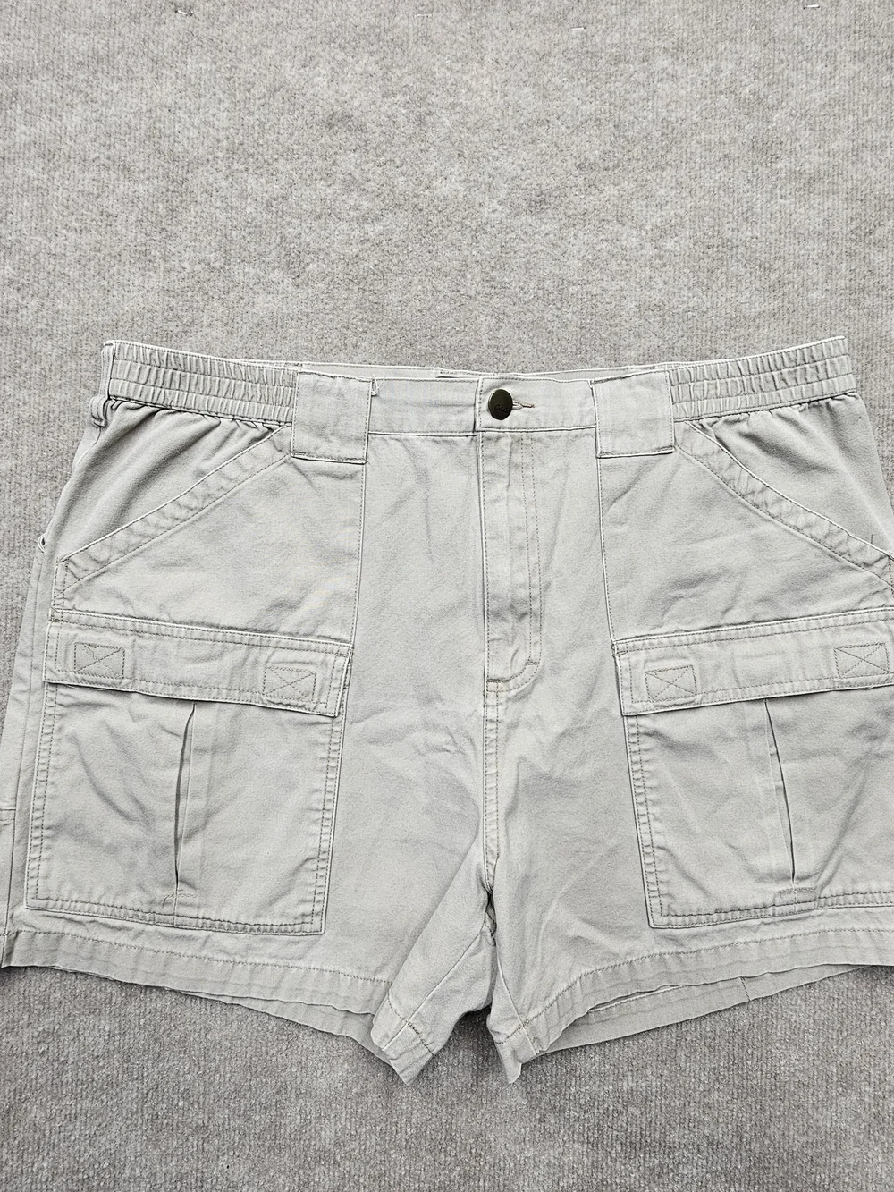 Y2K Cabela’s Men’s Cargo Shorts Size 40 Khaki Short Inseam Elastic Waist